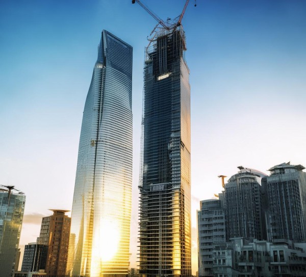 上海现代建材，机遇与挑战的博弈